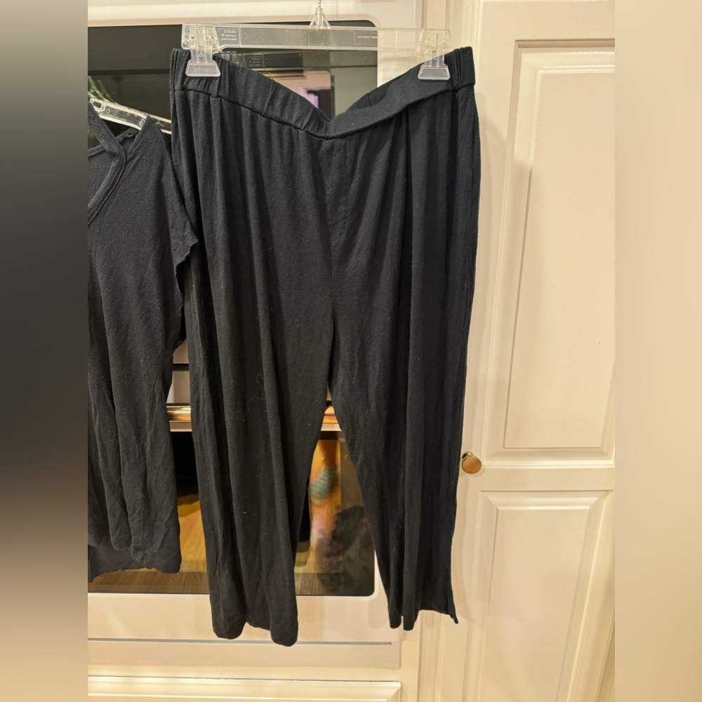 Catherine Malandrino Black Capri Pajama Set - Picture 5 of 10
